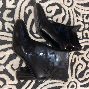 Super cute Alice and Olivia patent leather booties! A closet staple!